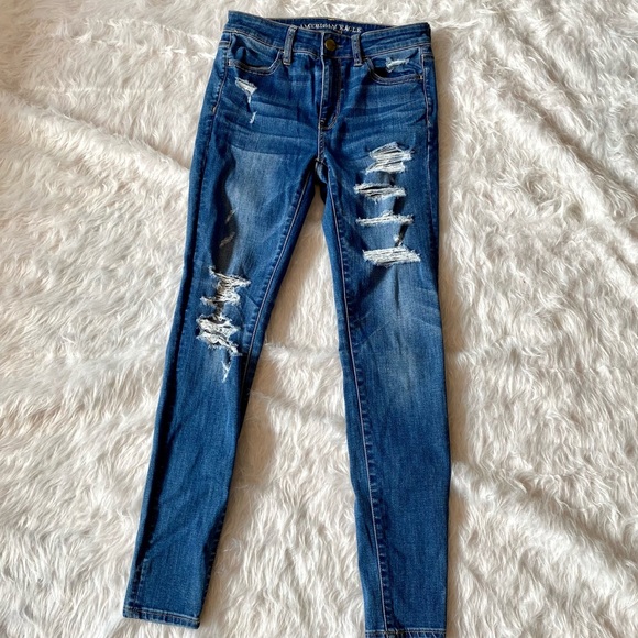 American Eagle Outfitters Denim - American Eagle high rise jeans distressed ripped jegging size 4